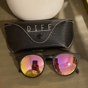 Diff sunglasses with case